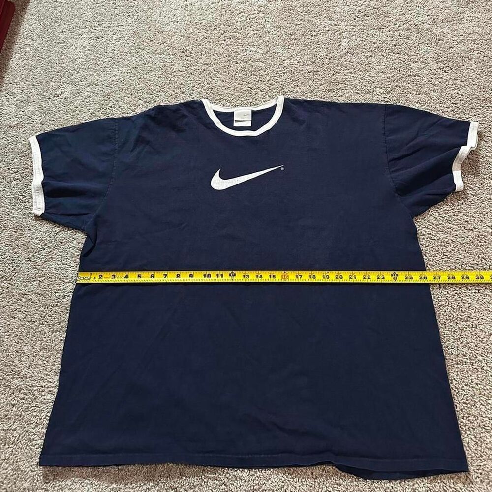 Nike Men's Navy and Blue T-shirt